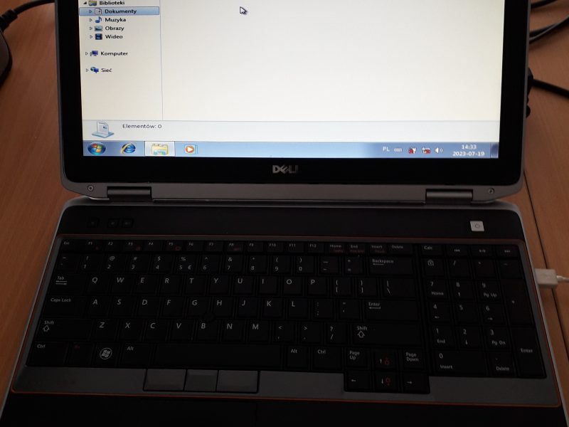 Laptop DELL ins-12-9-25